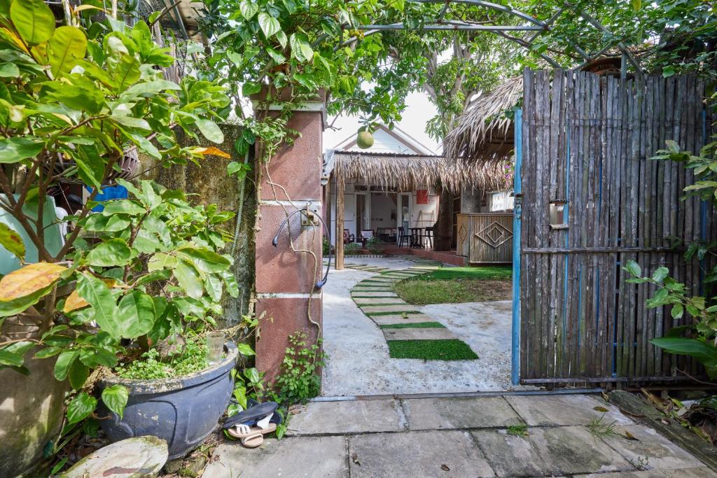 Bamboo Garden House by Hoa photo 1