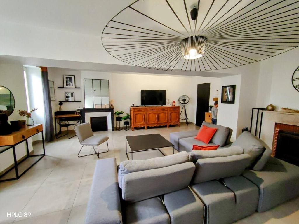 Home Courtis Robin photo 2