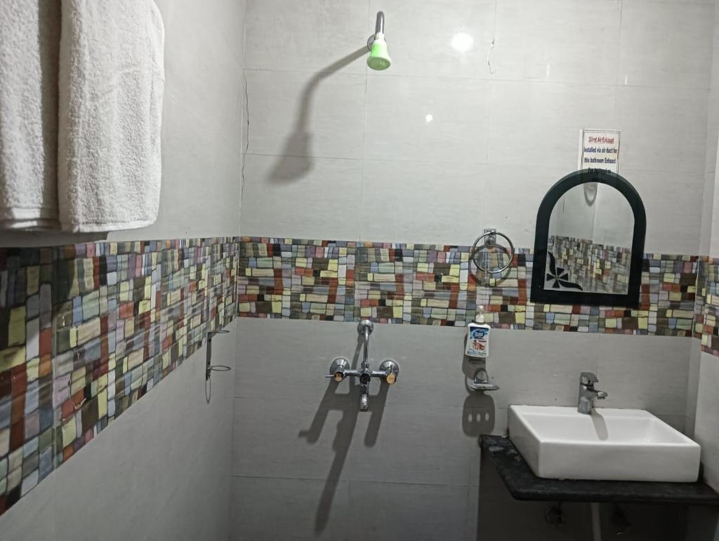 Shree Krishna Hotel Inn photo 4