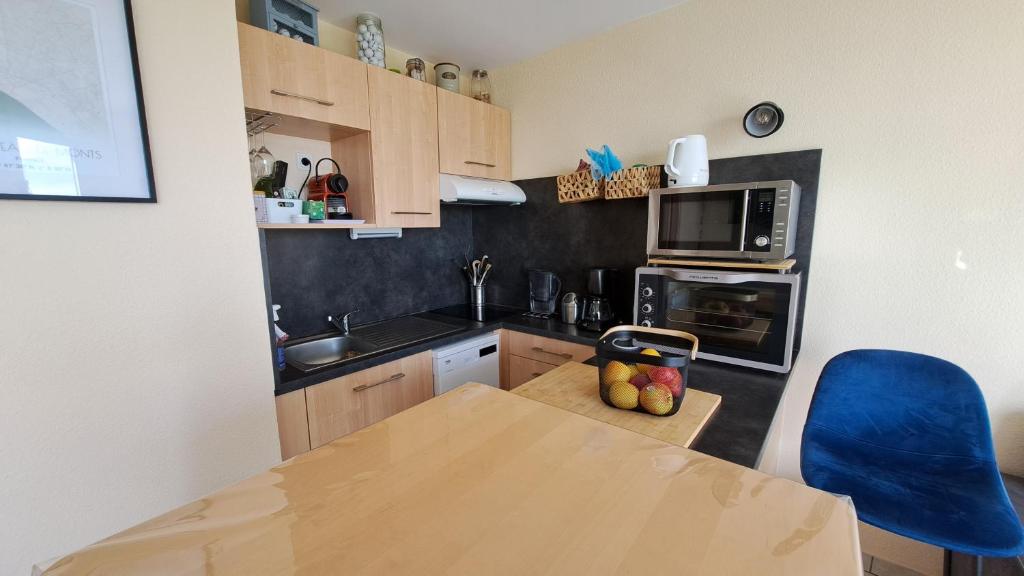 PAMPLEMOUSSE - Appartement Vue Mer et Piscine, proche Golf photo 3