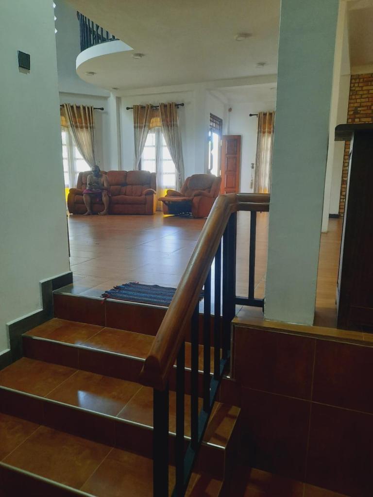 Mellows Home photo 4