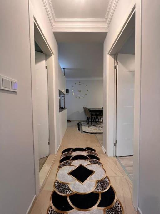 2 Bedroom unit central location 4BED VIEW photo 2