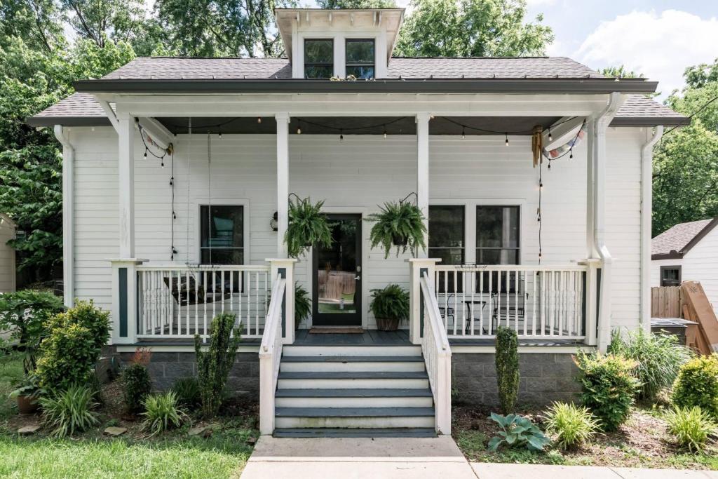 Modern Boho Family House Near Shops in East Nashville