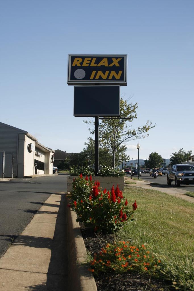 Relax Inn Front Royal photo 3