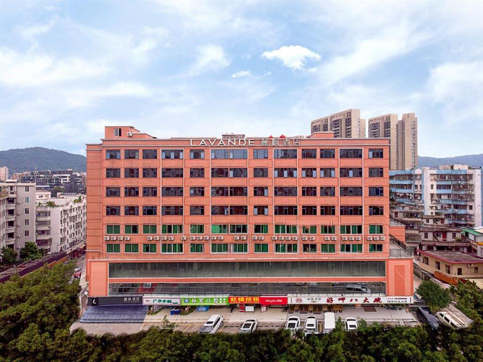 Lavande Hotel Guangzhou Shatai South Road Tianpingjia Metro Station photo 2