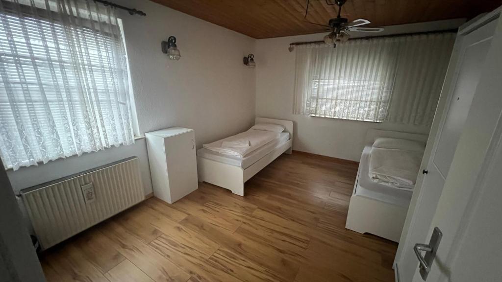House in Sarstedt! contactless check-in photo 4