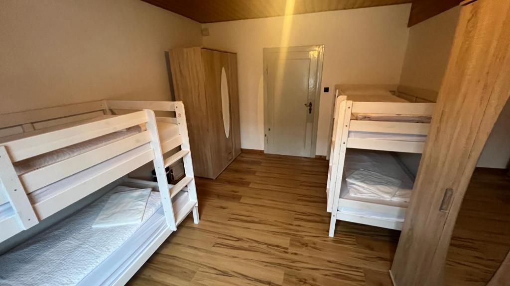 House in Sarstedt! contactless check-in photo 3
