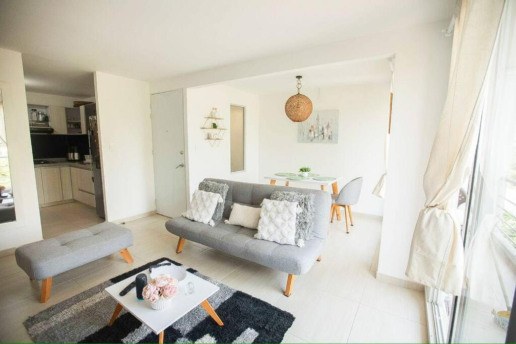 Espectacular apartamento en excelente sector photo 2