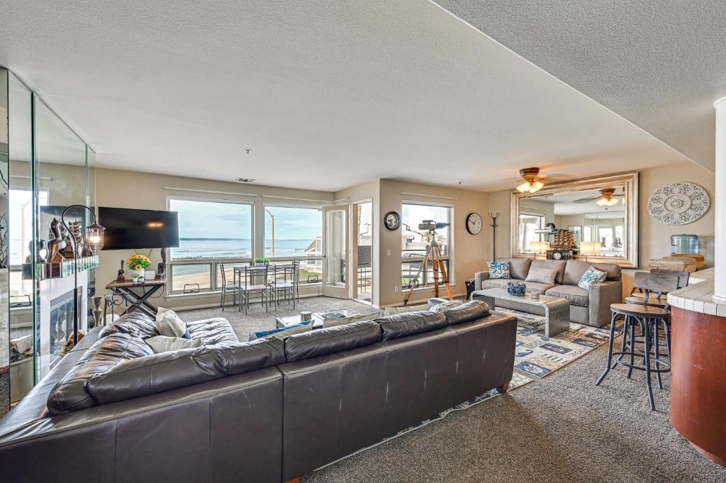 Ocean-View Imperial Beach Condo with Community Perks photo 3