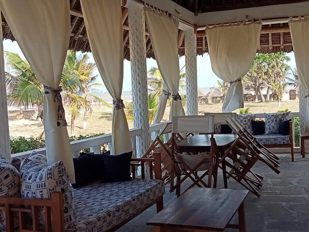 Karibuni Villa - Malindi beach view property photo 2