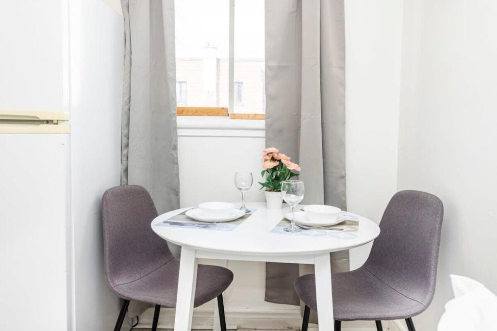 Pet-Friendly Studio Unit - Close to Chinatown photo 1