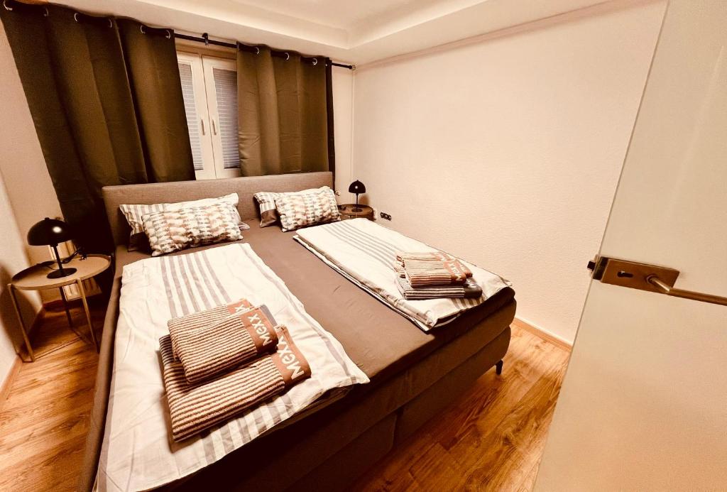Cologne LUXE Living: Opulent Elegance Unleashed, Cologne