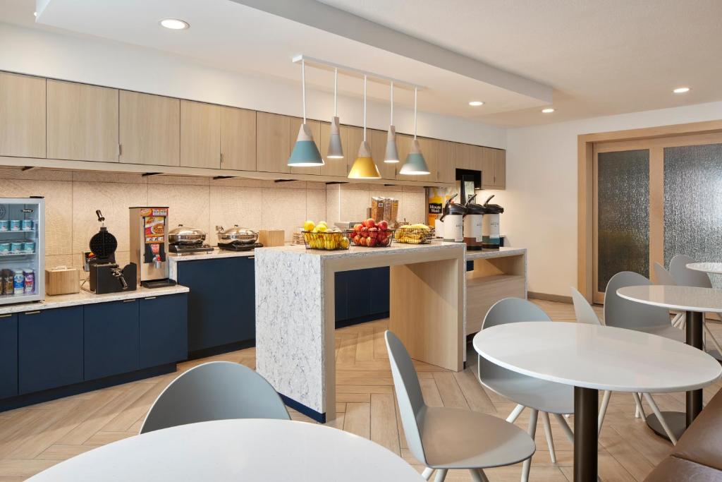 TownePlace Suites Dulles Airport photo 2