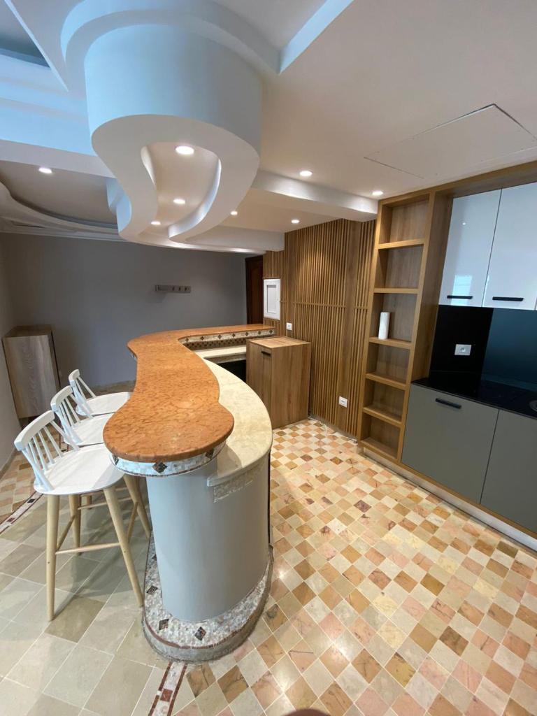 Crescent of the Lake Luxury Apartment photo 3