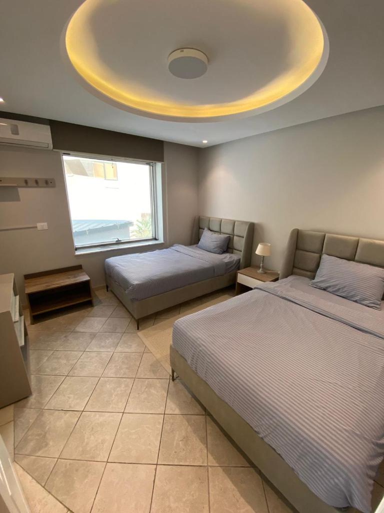 Crescent of the Lake Luxury Apartment photo 4