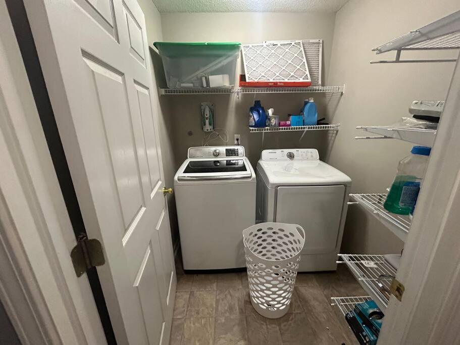 3 bedroom, 2 bath house near tennis center photo 2