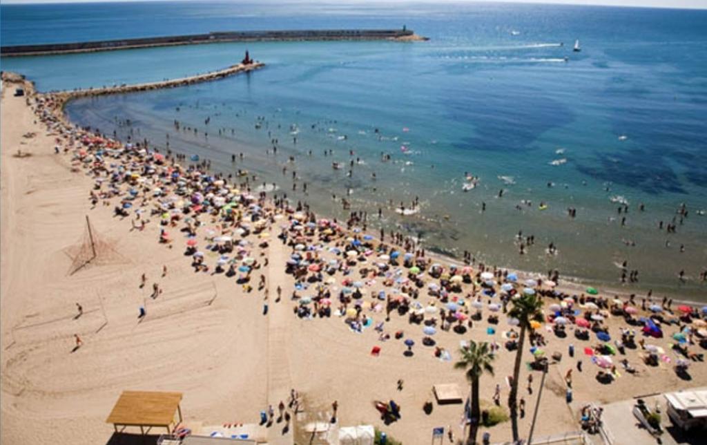Apartamento con piscina photo 1