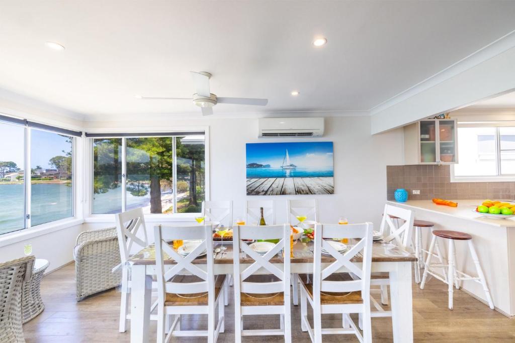Sunrise Waters 2-63 Soldiers Point Road, stunning waterfront property photo 3