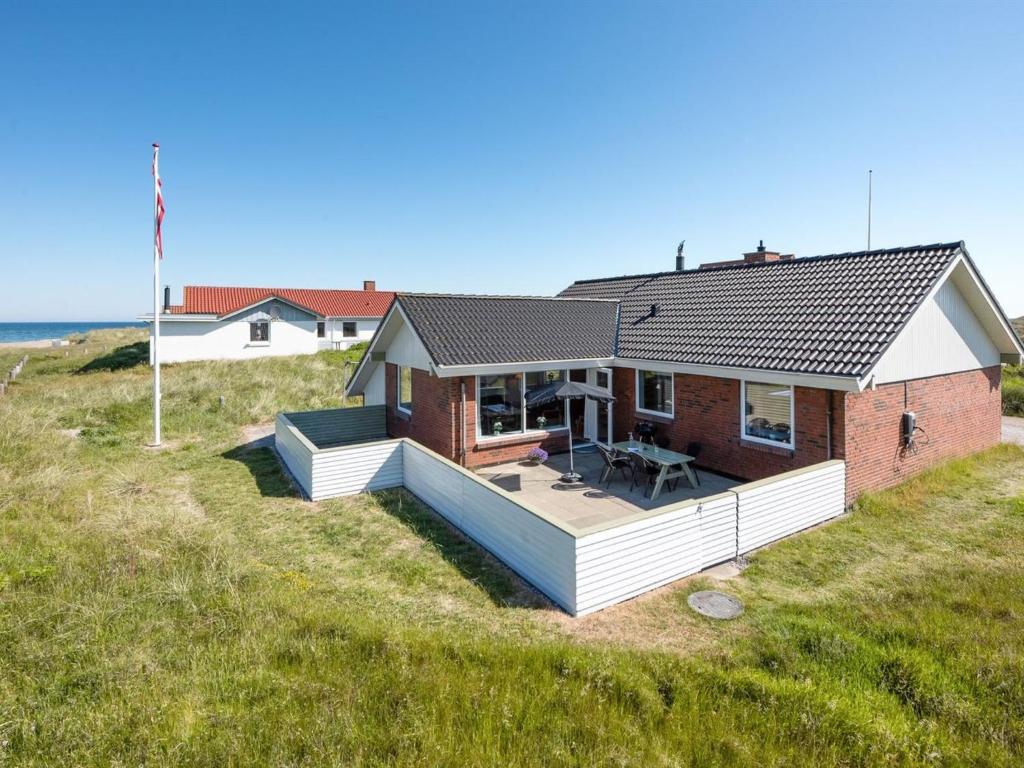 Holiday Home Dorette - 100m from the sea in NW Jutland by Interhome