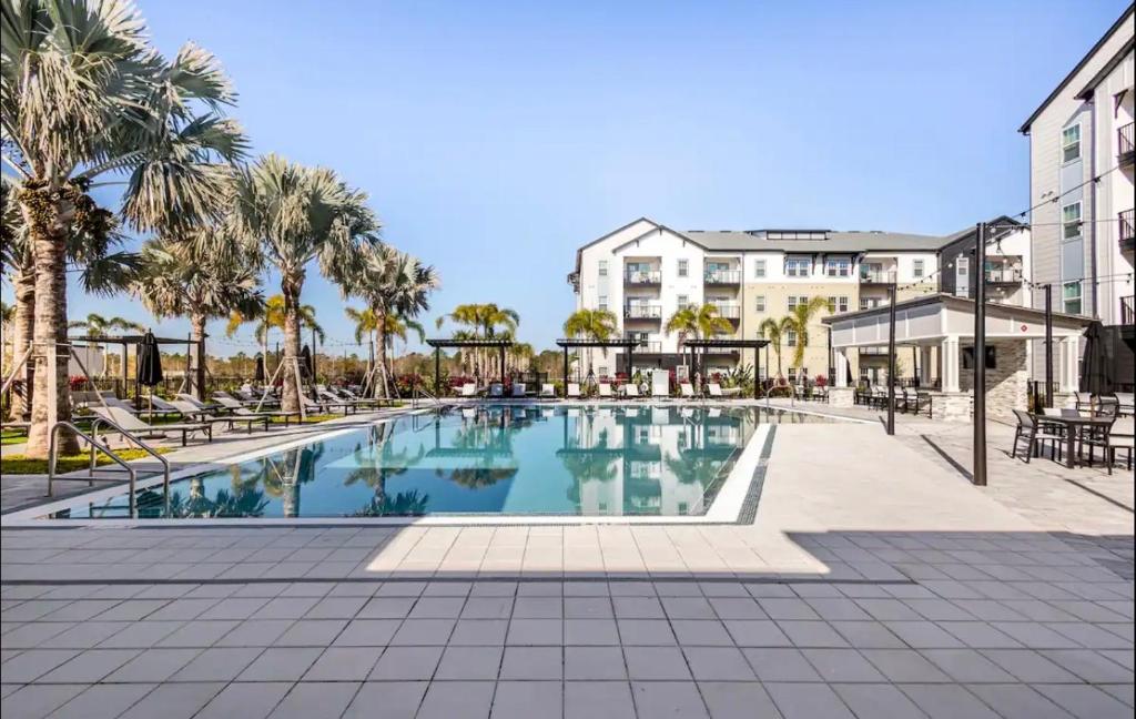 Boho Chic Luxury Retreat 5 Min to Parks & Food image