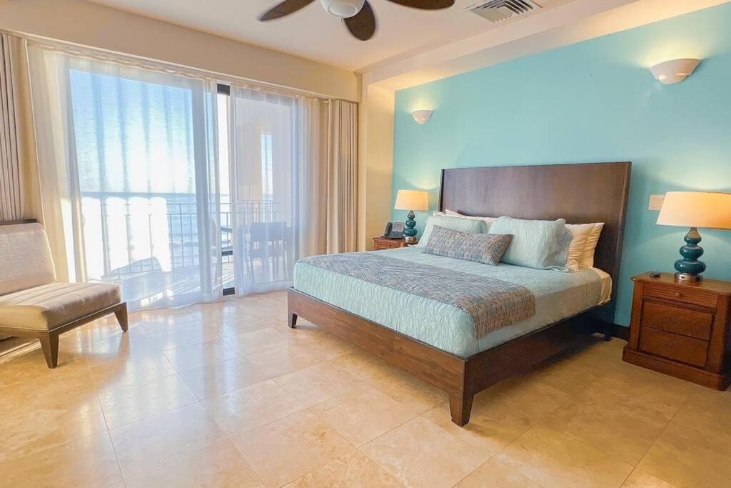Seaview Oasis 1-BR Suite in Croc's casino resort photo 2