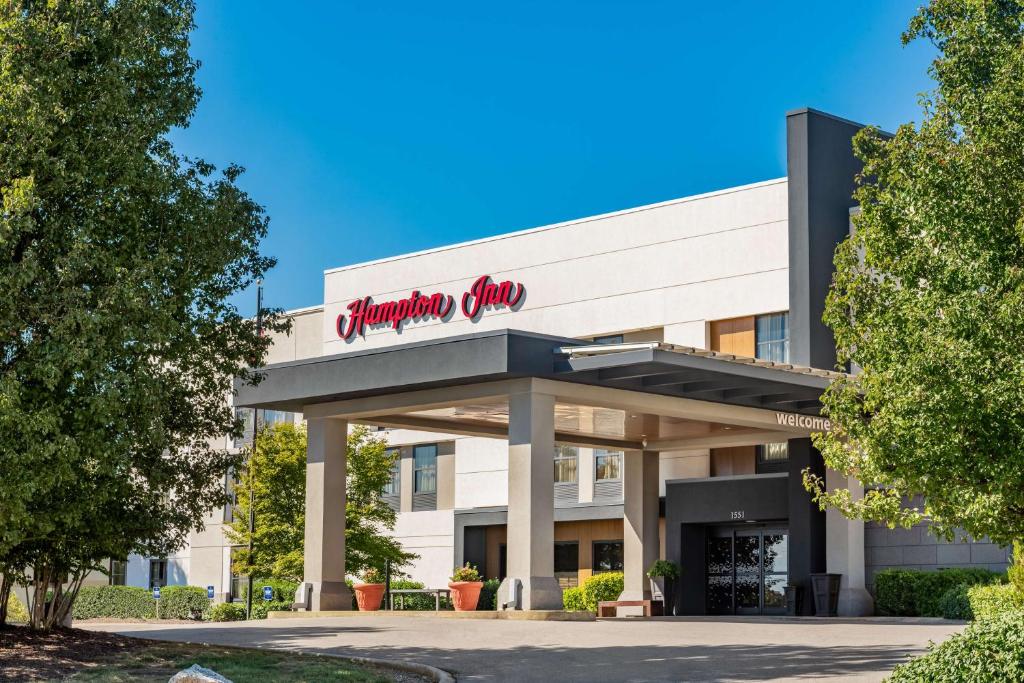 Hampton Inn Columbia image
