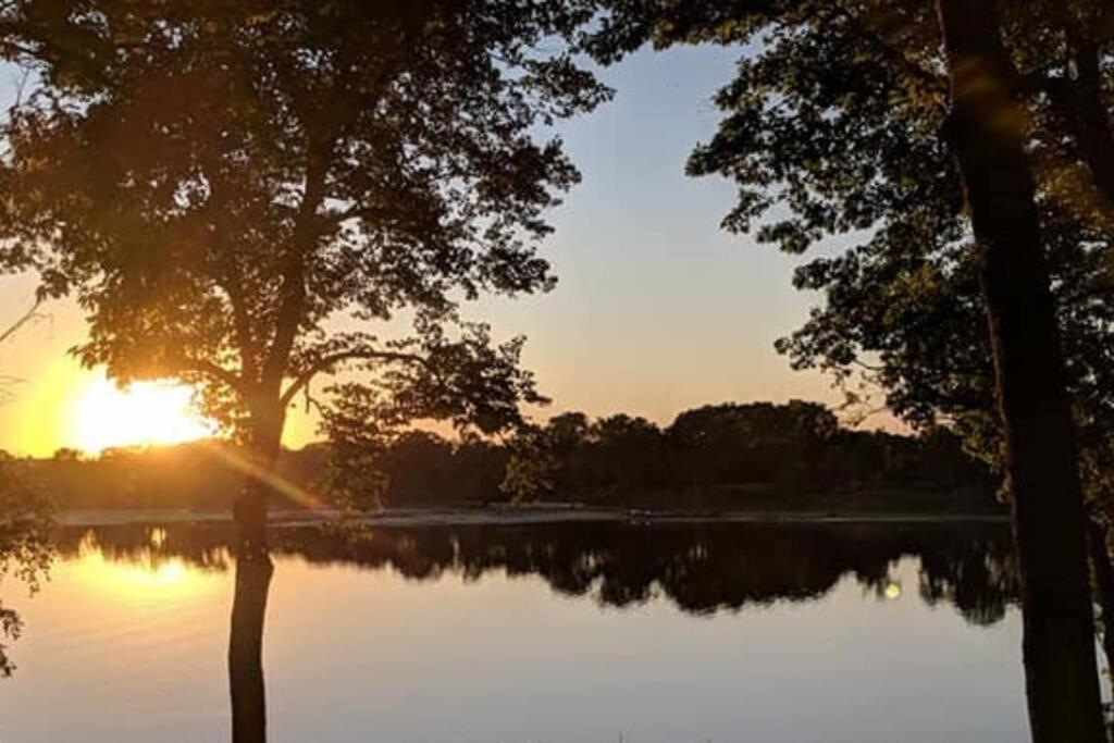 Sunsets on Palisades. QUIET location on Fox River image
