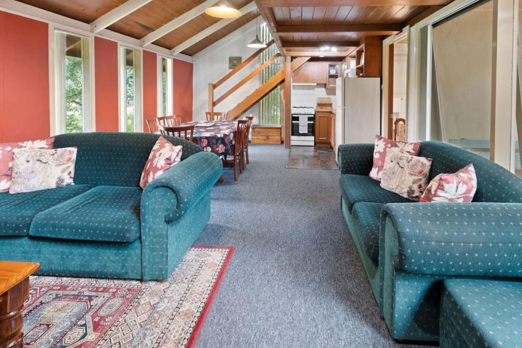 Clarendon Chalets - Tap to explore photos