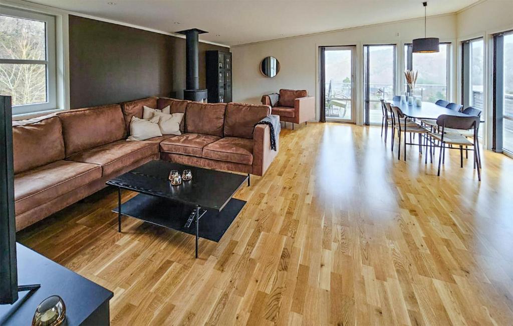 4 Bedroom Gorgeous Home In Lindesnes photo 2