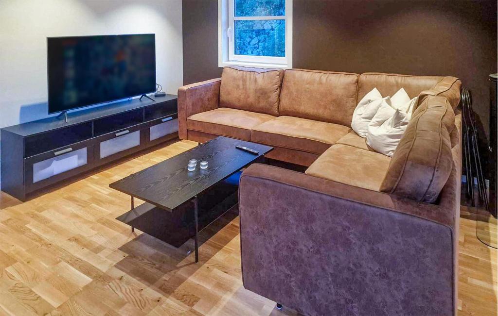 4 Bedroom Gorgeous Home In Lindesnes photo 3