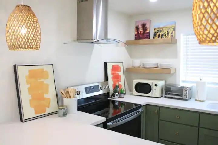 Modern & Private Desert Home w/ ez access and near Joshua Tree photo 4