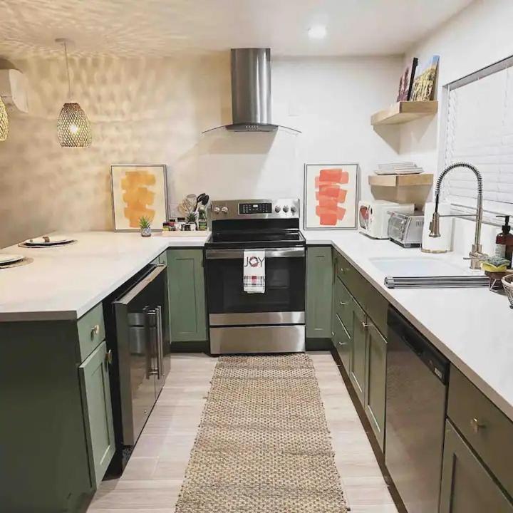 Modern & Private Desert Home w/ ez access and near Joshua Tree photo 3