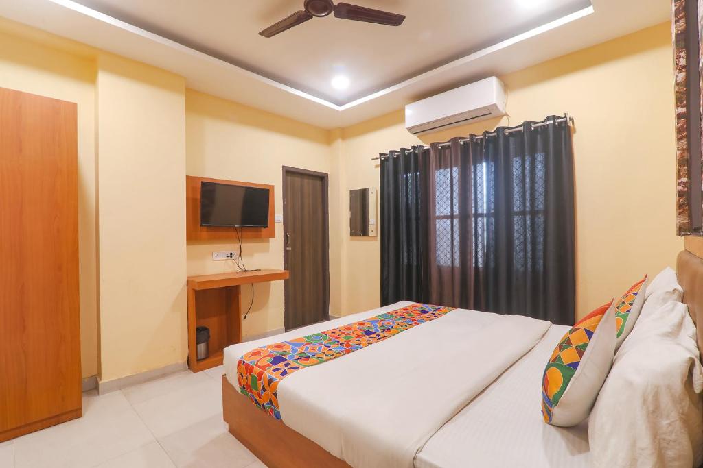FabHotel Swarn Banquet photo 4