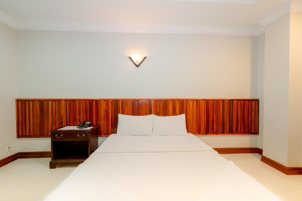 Holiday Hotel photo 3