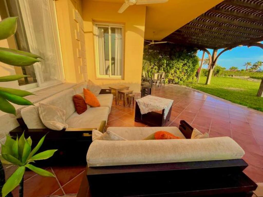 5BR Villa Private Garden & Beach Access in Ain EL Sokhna photo 3