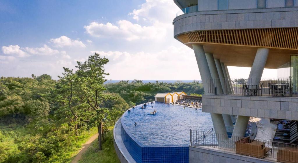 Hidden Cliff Hotel and Nature