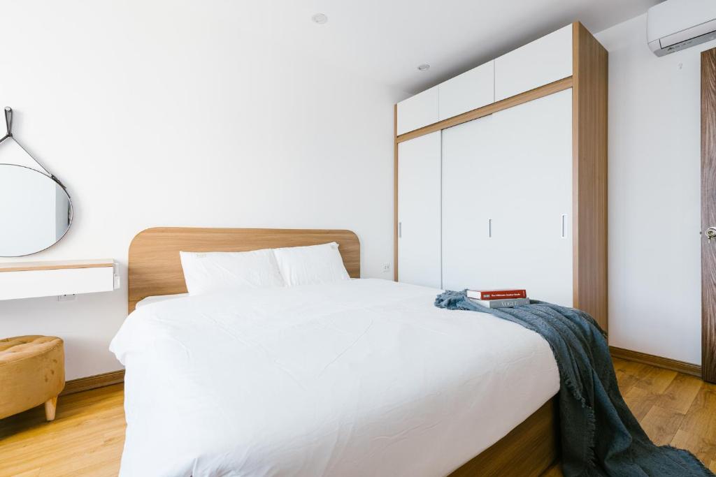 One-Bedroom at Vinhomes D'Capitale