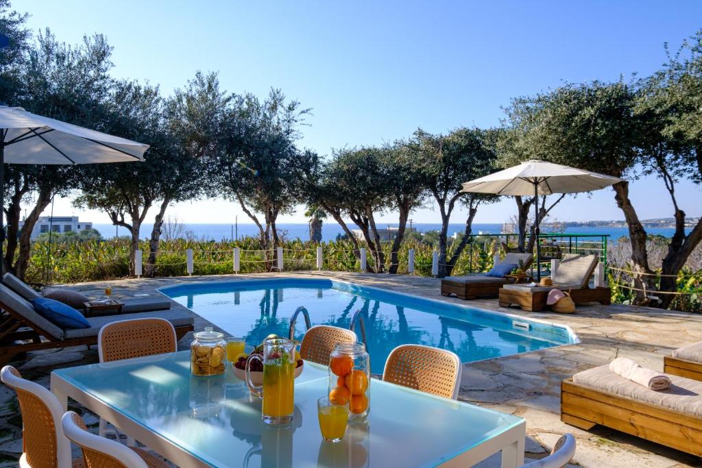 Blue Waves Villa photo 2