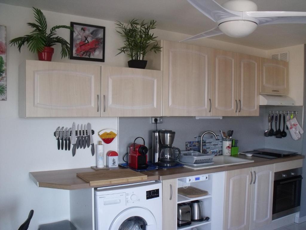 Appartement T2, Climatisé, 3 étoiles, 40m2 ,parking privé, Mer 300m, Wifi, Piscines, très propre, Ascenseurs, en étage photo 1