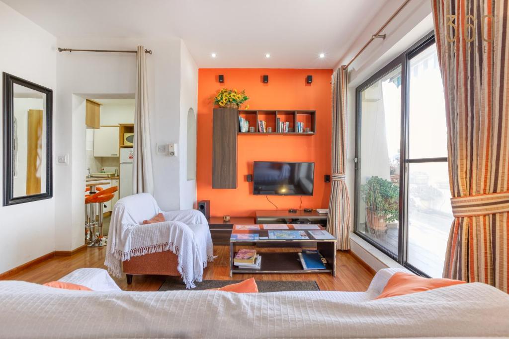 Spacious 2BR home with Large, Private Sun Terrace by 360 Estates photo 1