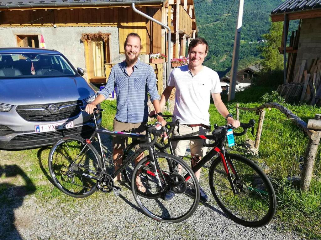 Chalet de 3 chambres avec terrasse et wifi a Auris a 6 km des pistes photo 2