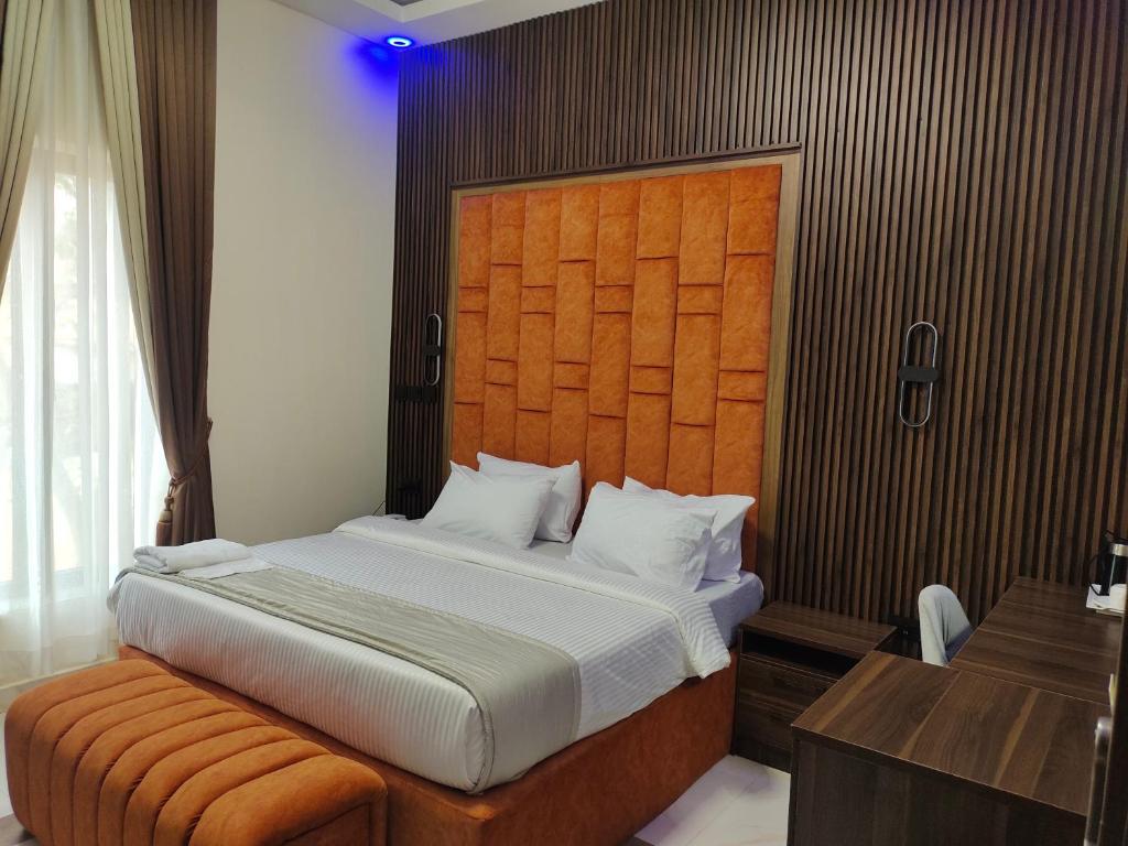 Passready Hotel and Suites Nnewi photo 1