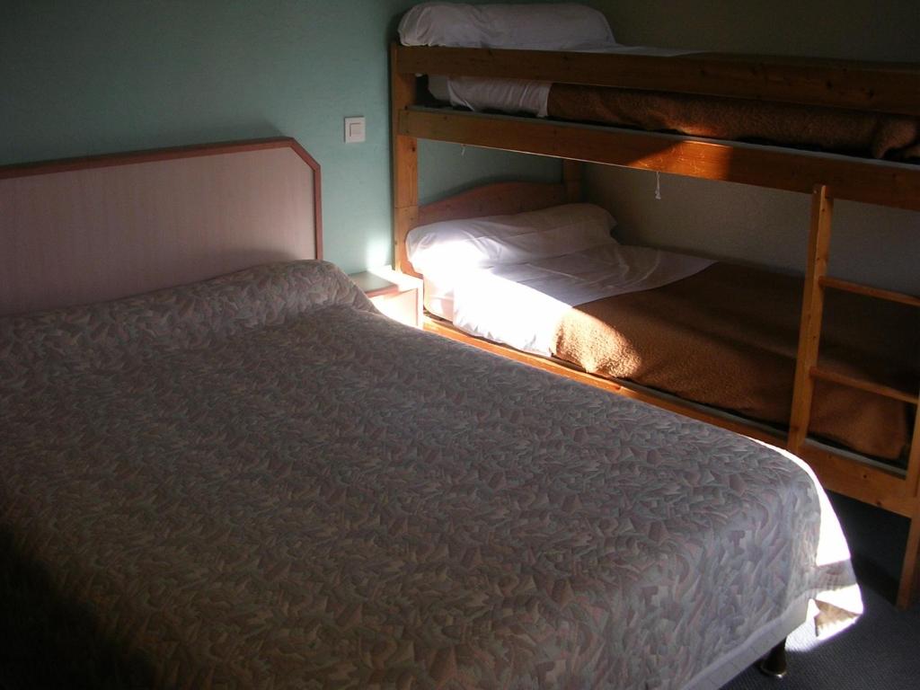 Четырехместный (Стандартный четырехместный номер), Hotel Asteries