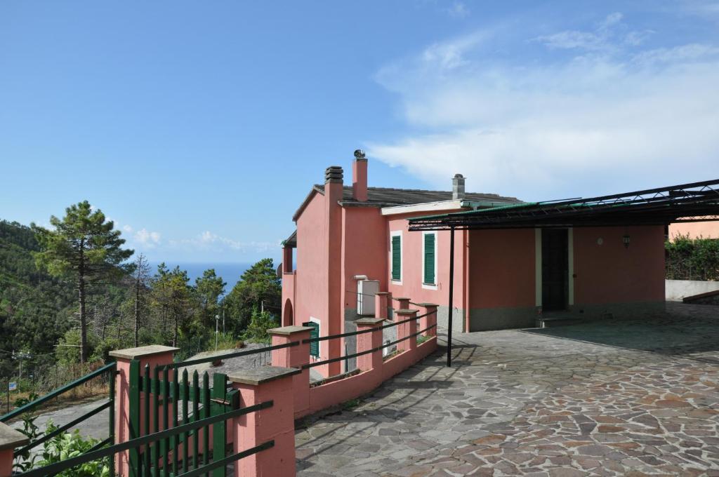 Rossola House photo 2