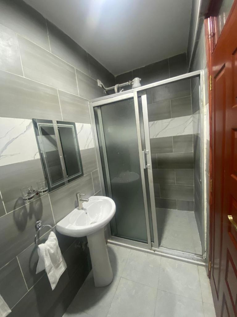 Meru Heights Luxury Apartments photo 4