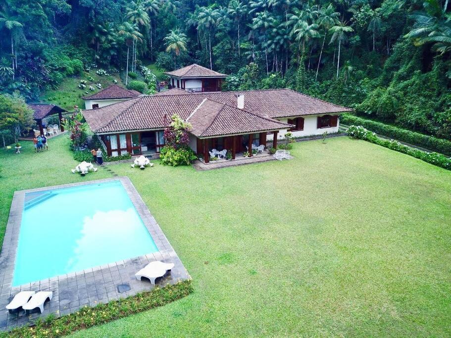 Linda Casa! Ótima localização em Teresópolis photo 2