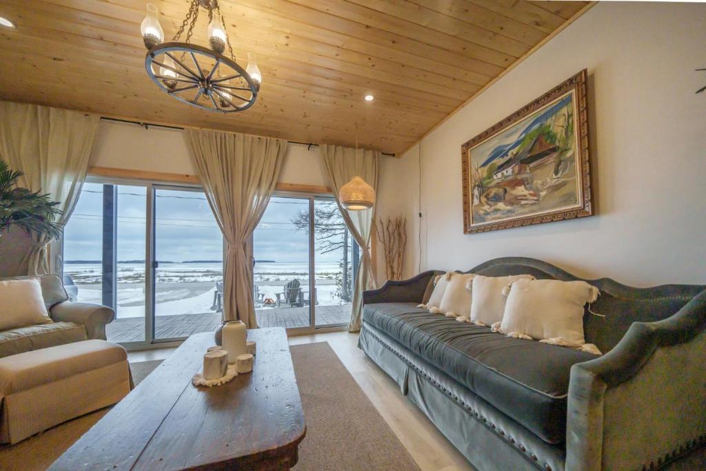 Lakefront Luxury Cottage - Shining Star - Close to Sauble Beach photo 1