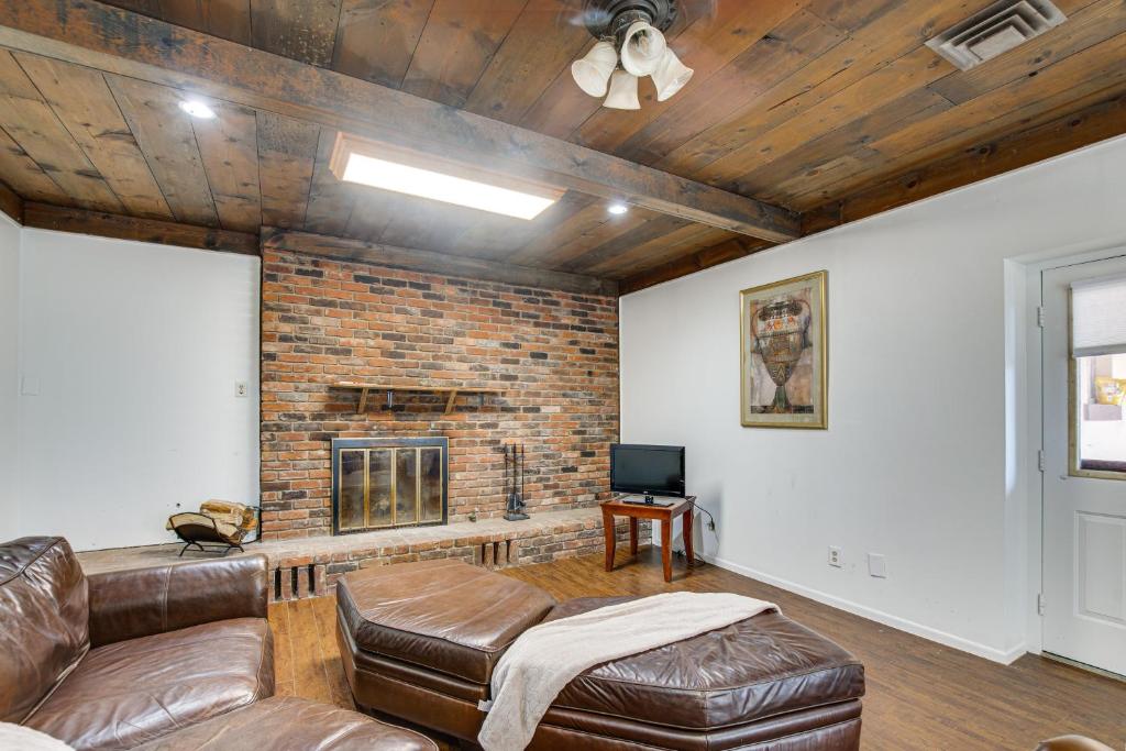 Historic Wheeling Condo with Fireplace Near Museums! photo 3