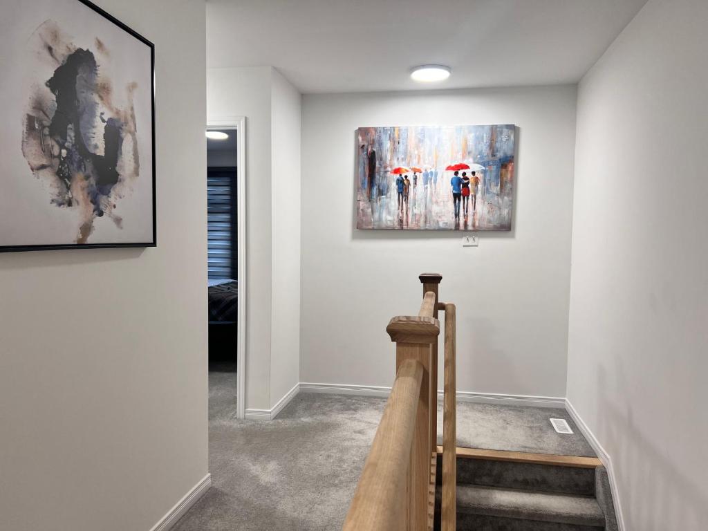 Spacious 4-Bedroom Home, Comfortably Sleeps 10 photo 3