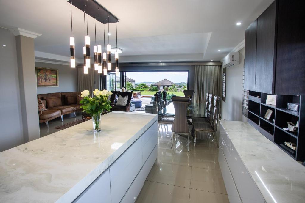 Luxury Countryside Gataway Hillcrest photo 2